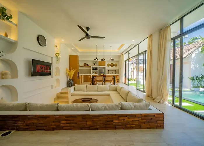 3br W- Pool & Sun Loungers *