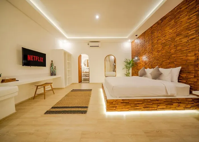3br W- Pool & Sun Loungers سمينياك