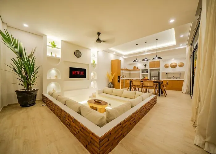 3br W- Pool & Sun Loungers سمينياك