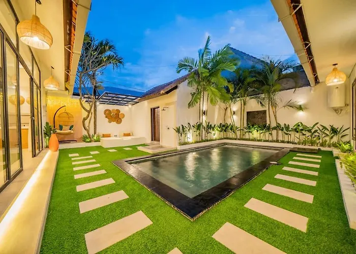 3br W- Pool & Sun Loungers فيلة