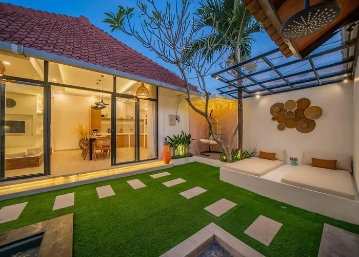 3br W- Pool & Sun Loungers فيلة