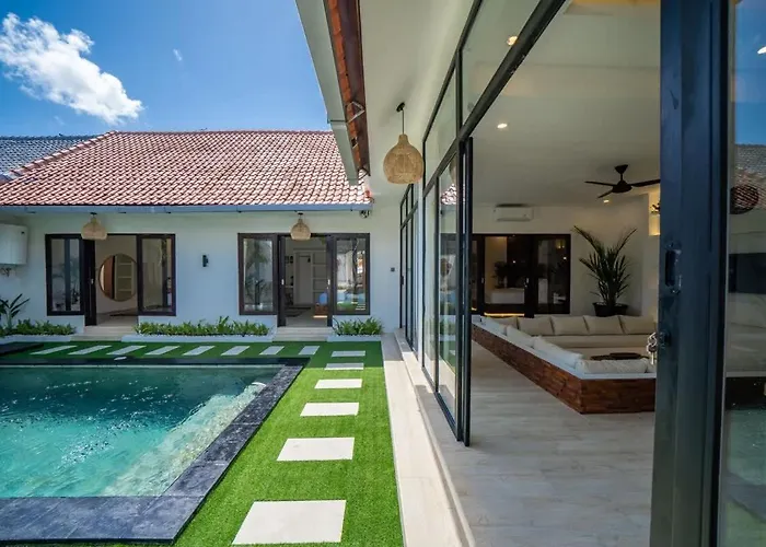 3br W- Pool & Sun Loungers * سمينياك