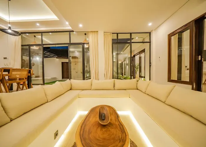 فيلة 3br W- Pool & Sun Loungers *