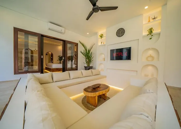 3br W- Pool & Sun Loungers * سمينياك