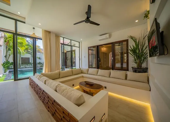 3br W- Pool & Sun Loungers * سمينياك