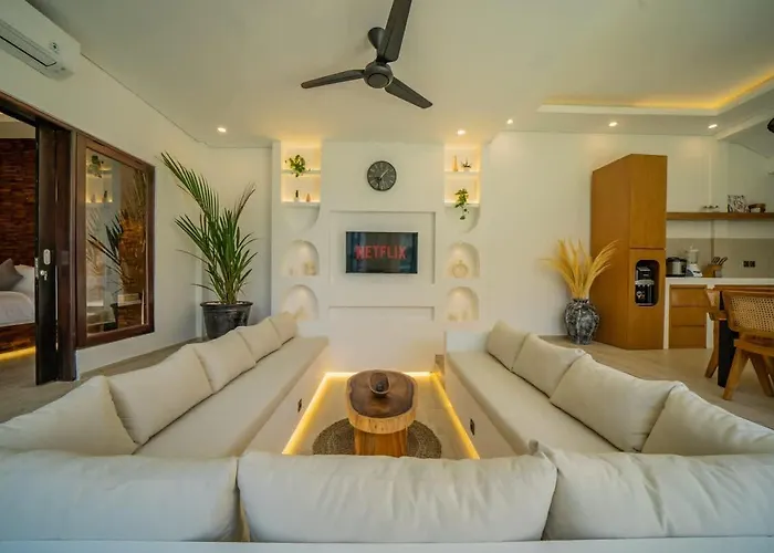 فيلة 3br W- Pool & Sun Loungers سمينياك