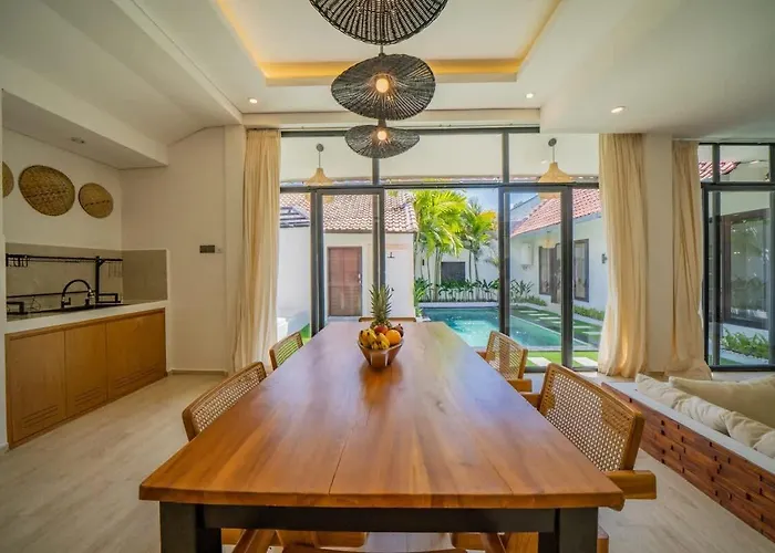 فيلة 3br W- Pool & Sun Loungers سمينياك