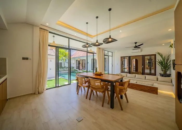 3br W- Pool & Sun Loungers *