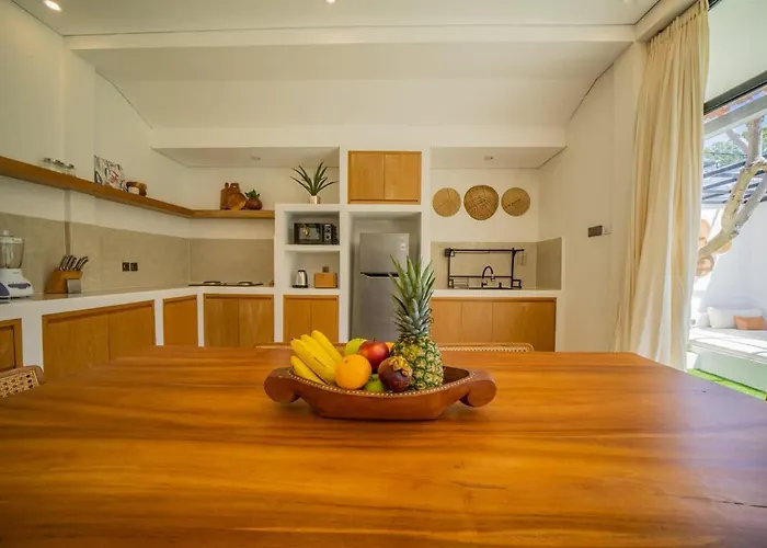 فيلة 3br W- Pool & Sun Loungers سمينياك
