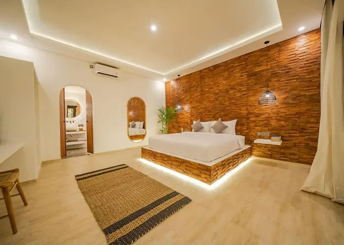 3br W- Pool & Sun Loungers سمينياك