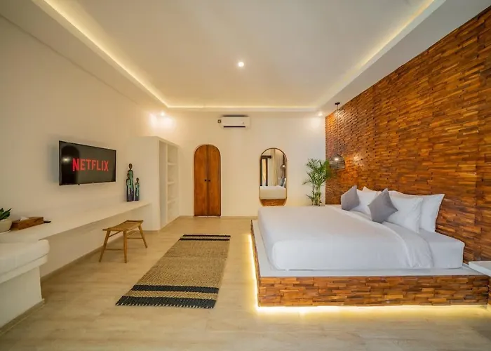 فيلة 3br W- Pool & Sun Loungers سمينياك