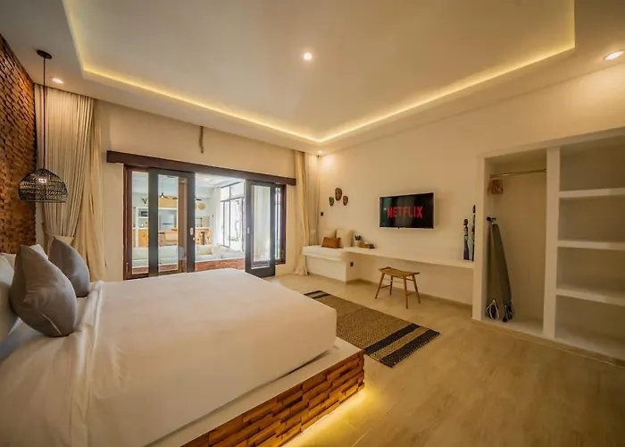 3br W- Pool & Sun Loungers * سمينياك